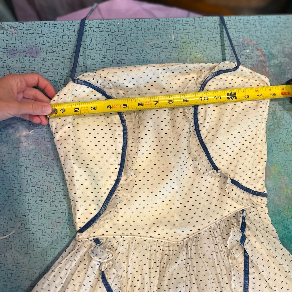 Queen of Shabby Chic Gown - Picture 7 of 16